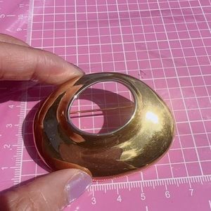 4pcs for $20 in my store ‼️Glizcialborne. Inc. gold tone Brooch signed
